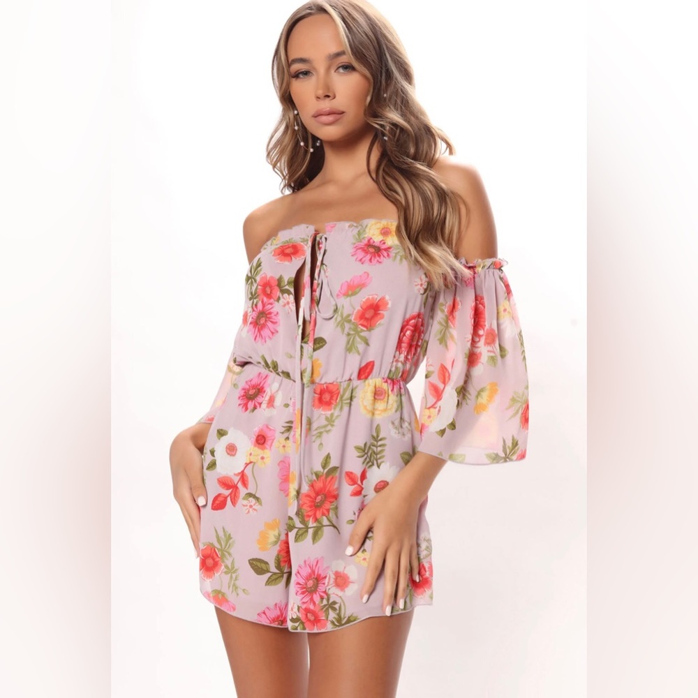 Fashion nova floral romper xl